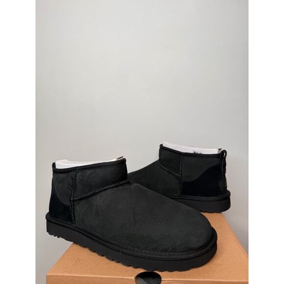 UGG Womens Classic Ultra Mini Classic Black Ankle Boots Booties Size 10 NEW Box - Picture 3 of 7